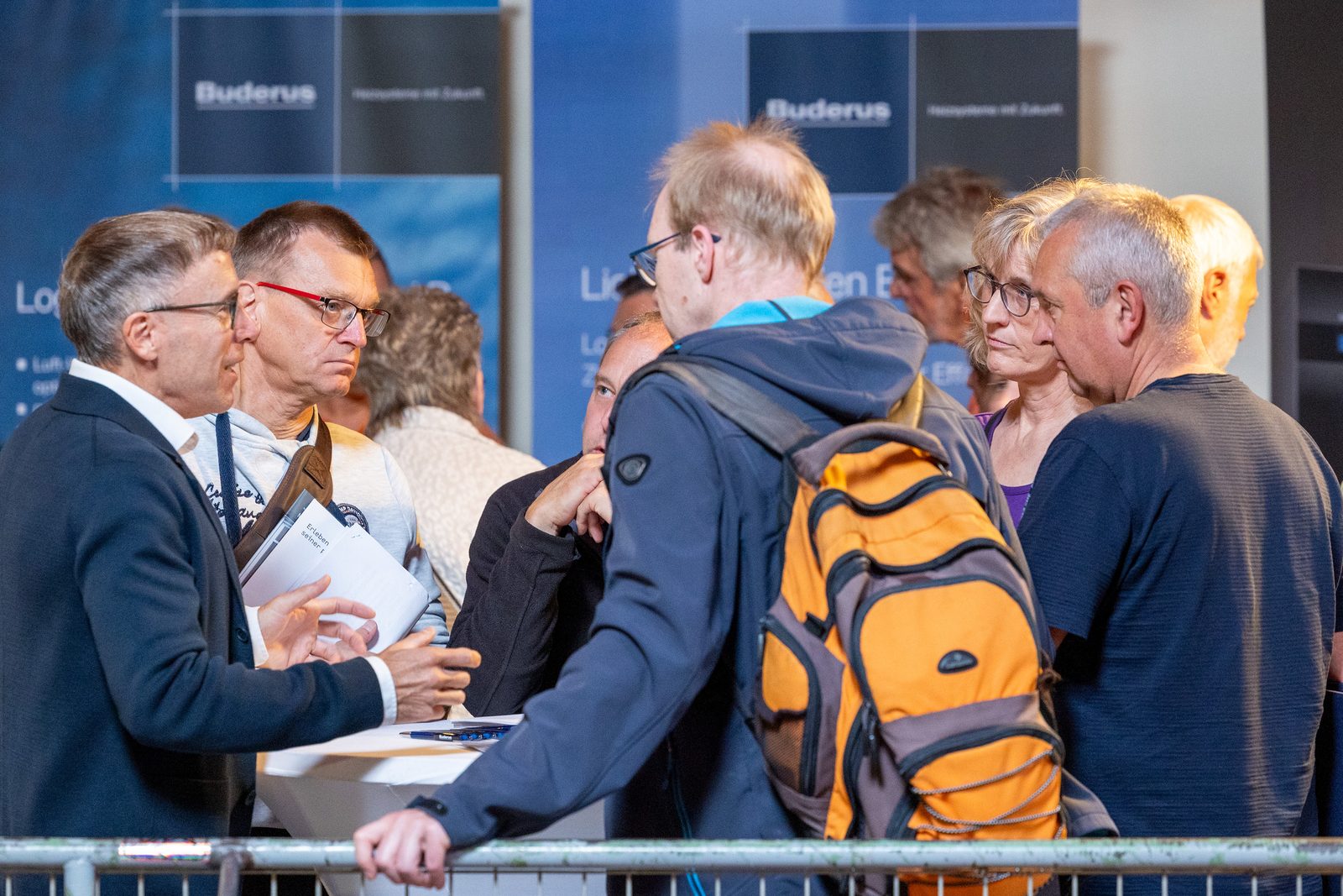 Beratung am Stand von Buderus