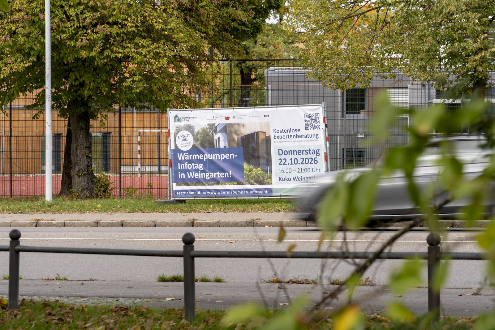 Plakat zum Wärmepumpen-Infotag in Weingarten an der Straße