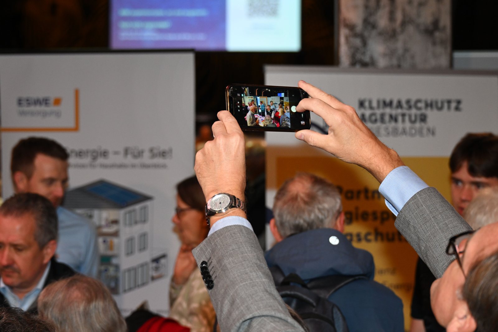 Beratung am Stand: Klimaschutzagentur Wiesbaden